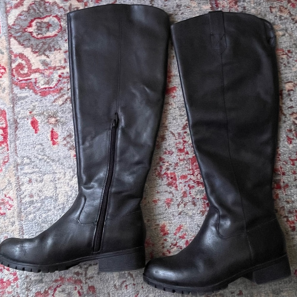 Black Knee-High Women's Boots size 6